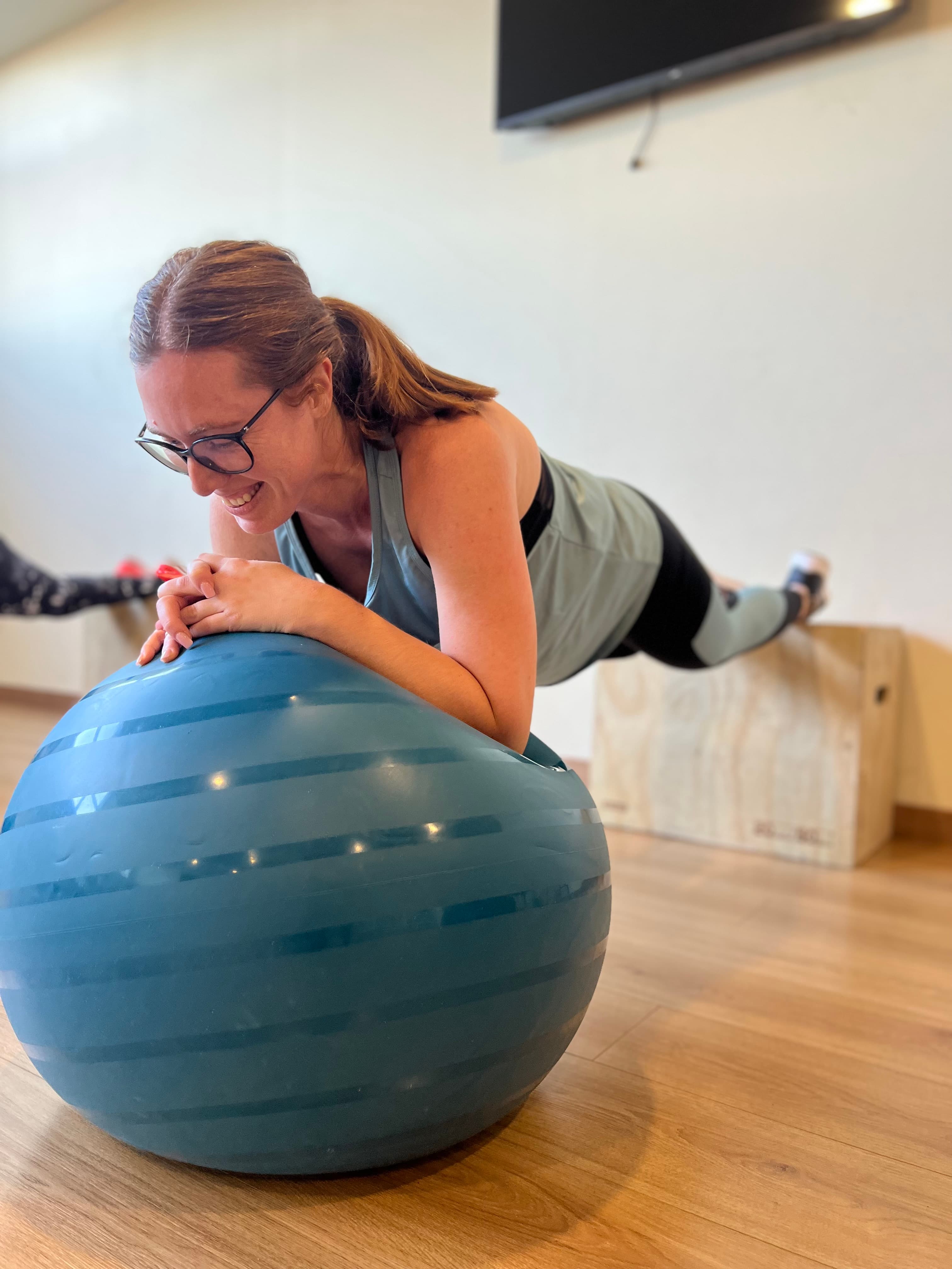 Exercici de planxa amb fitball
