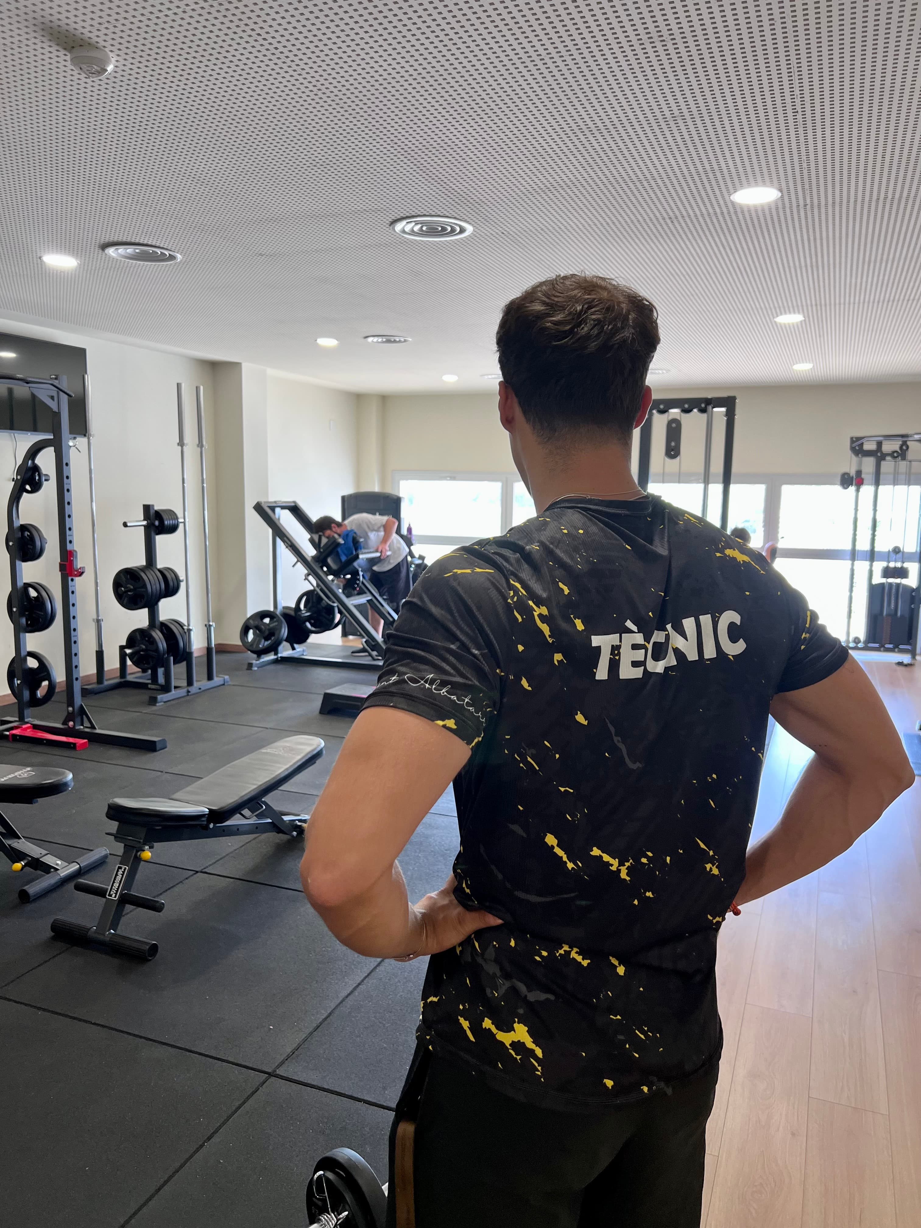 Monitor tècnic a la sala de fitness