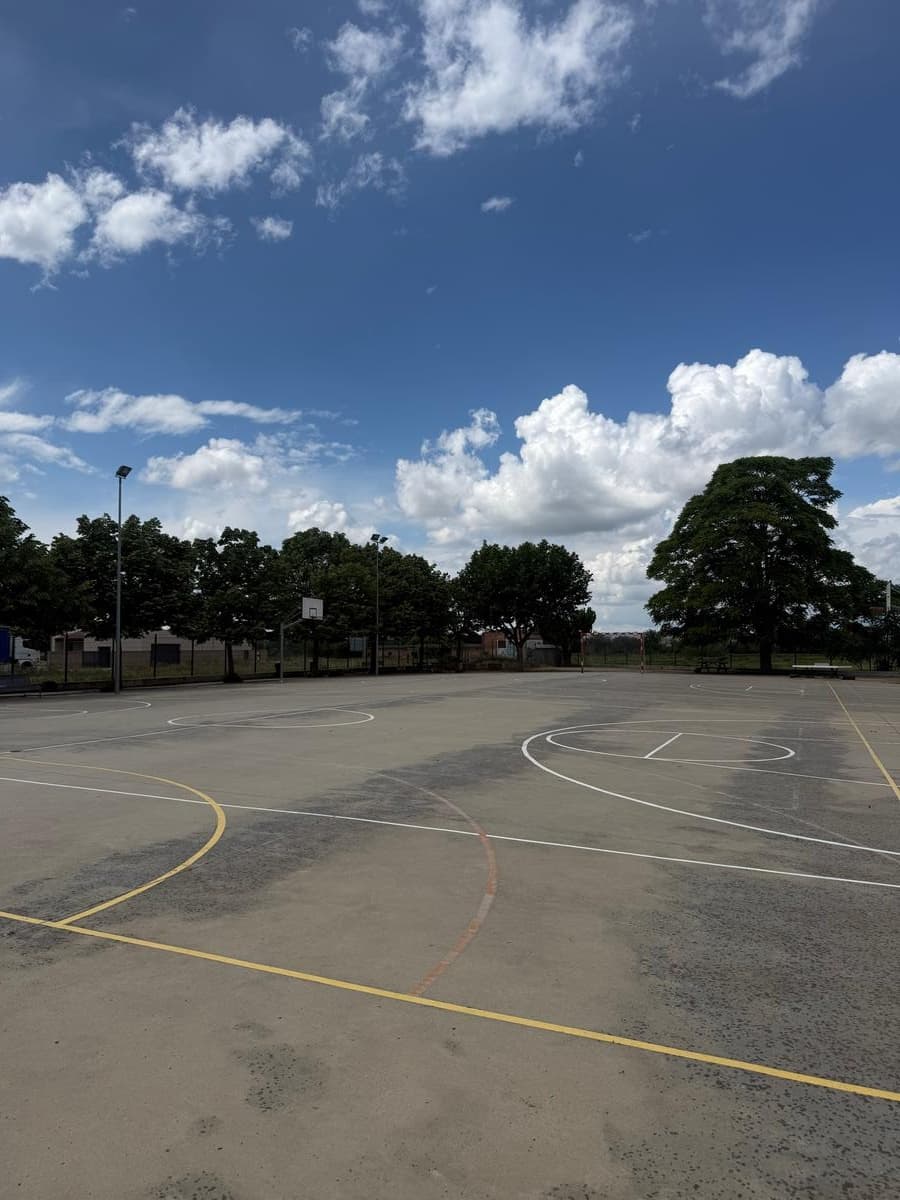 Pista poliesportiva exterior
